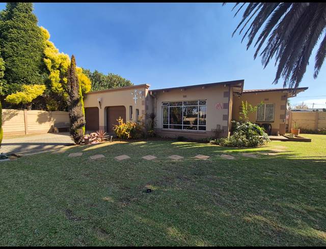 3 BEDROOM HOUSE FOR SALE IN SONLAND PARK